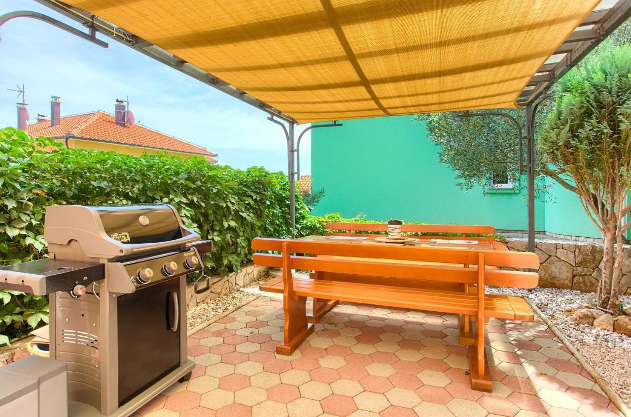 Apartman Bor Krk Krk Town Exteriör bild