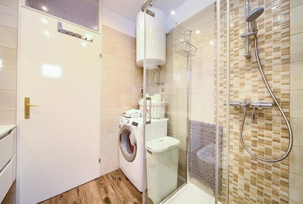 Apartman Bor Krk Krk Town Exteriör bild