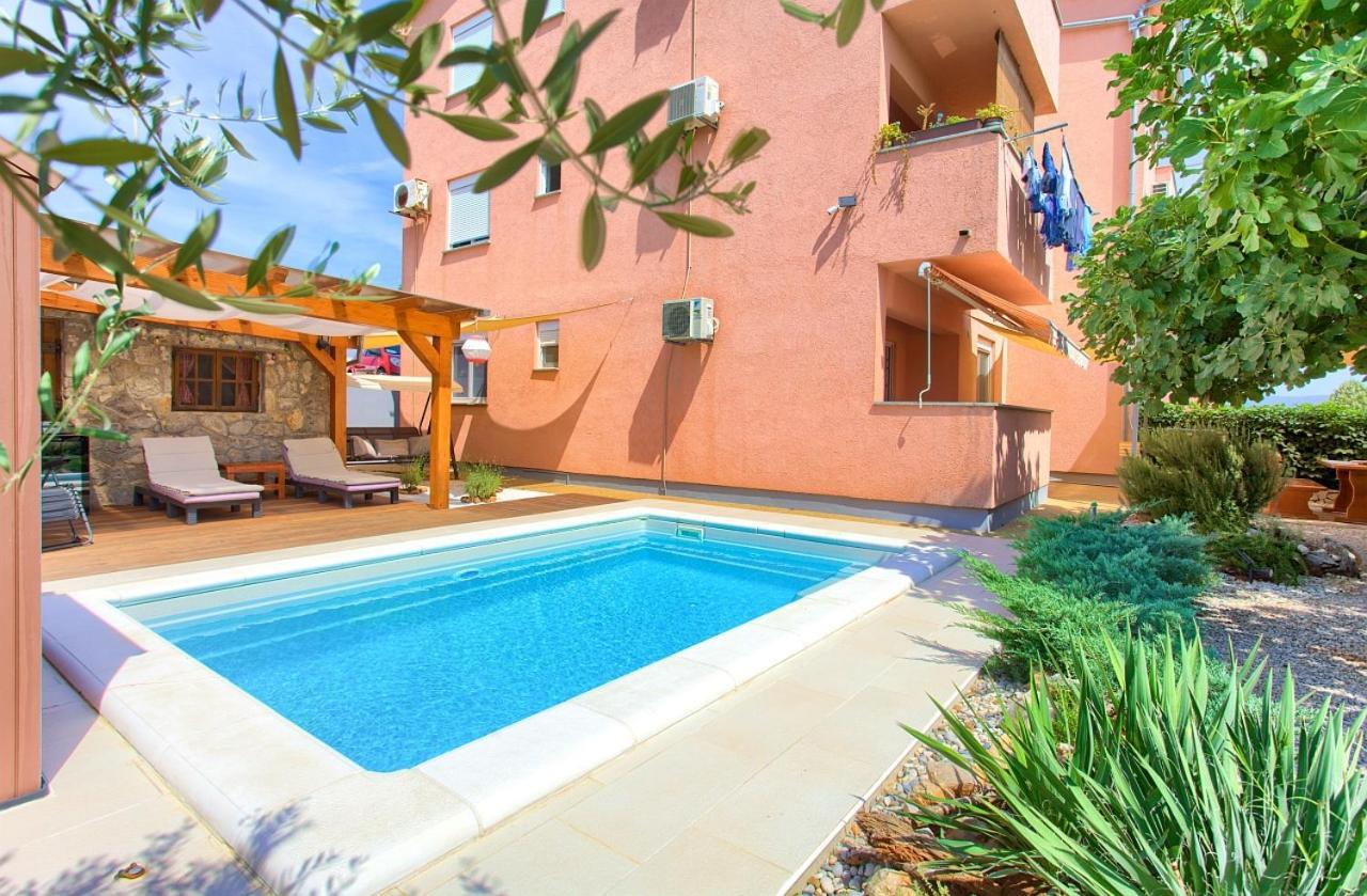 Apartman Bor Krk Krk Town Exteriör bild